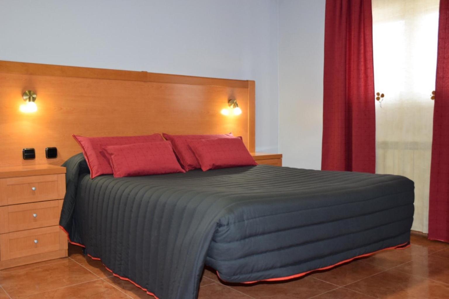 Hostal Infante Peñafiel Kültér fotó