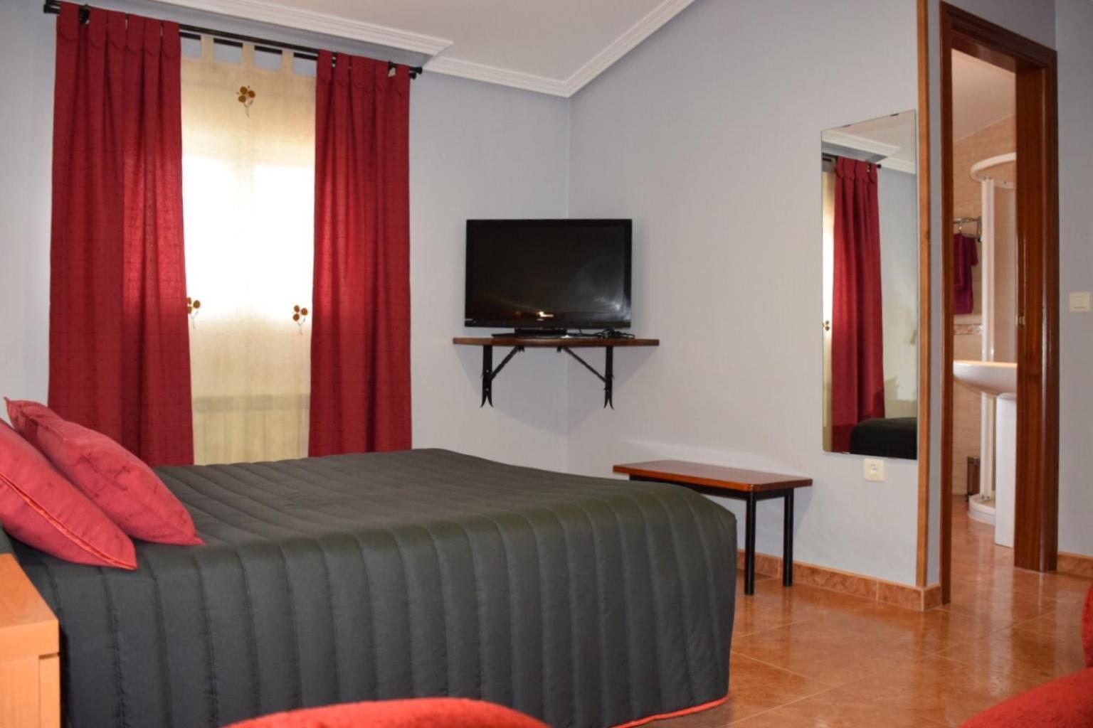 Hostal Infante Peñafiel Kültér fotó