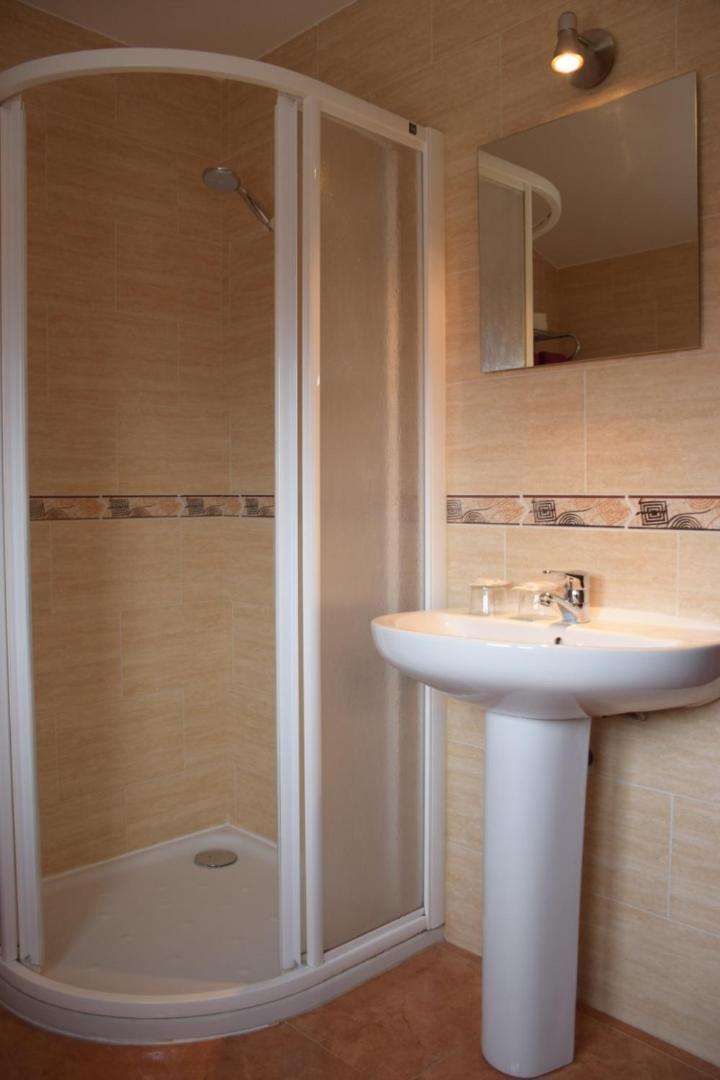 Hostal Infante Peñafiel Kültér fotó