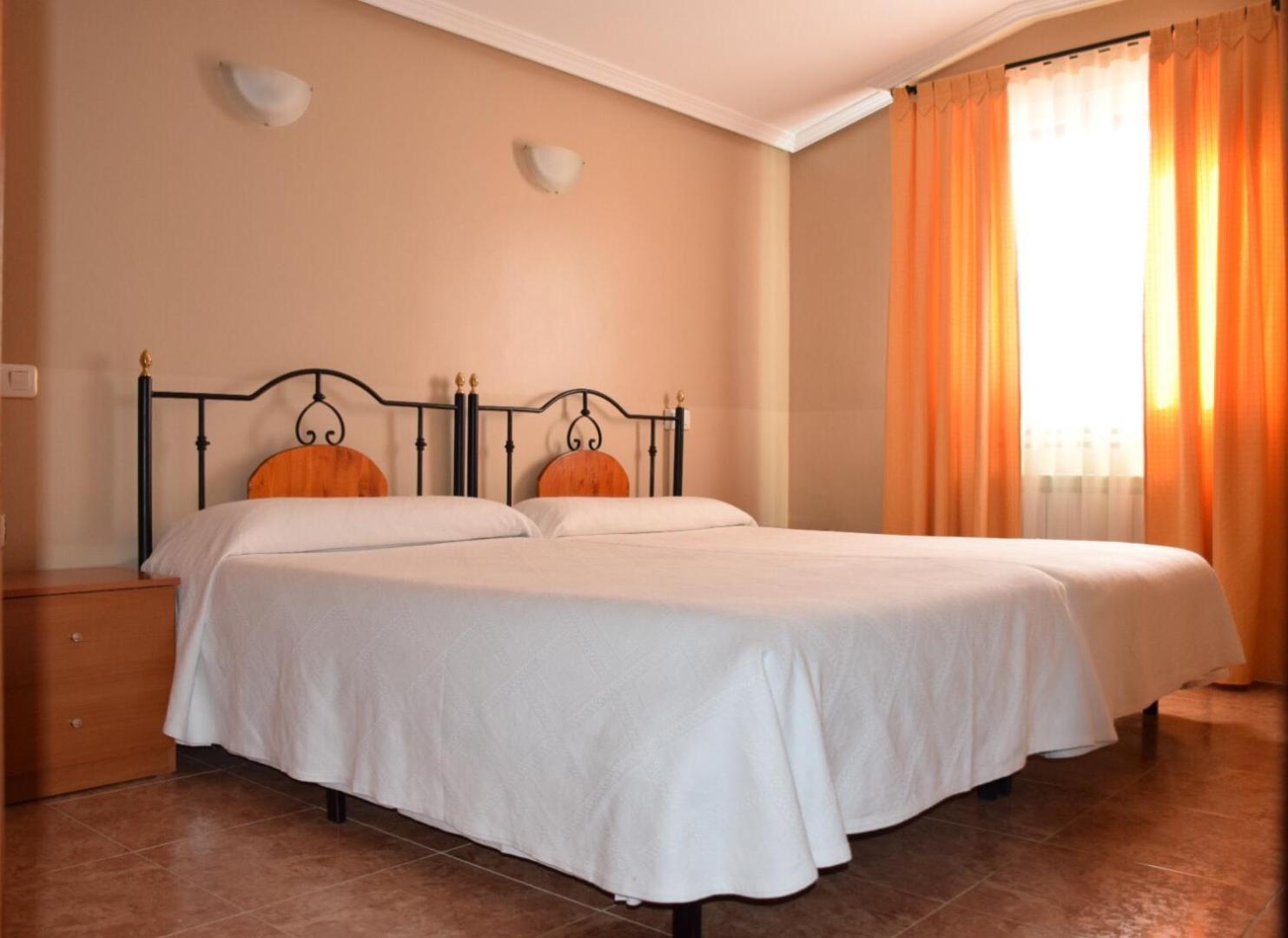 Hostal Infante Peñafiel Kültér fotó