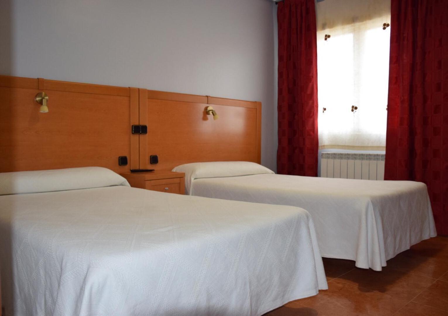 Hostal Infante Peñafiel Kültér fotó