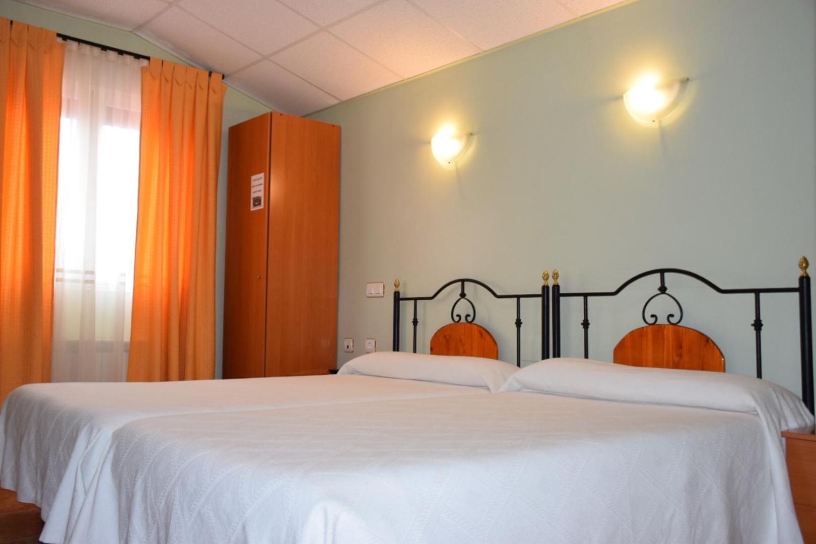 Hostal Infante Peñafiel Kültér fotó